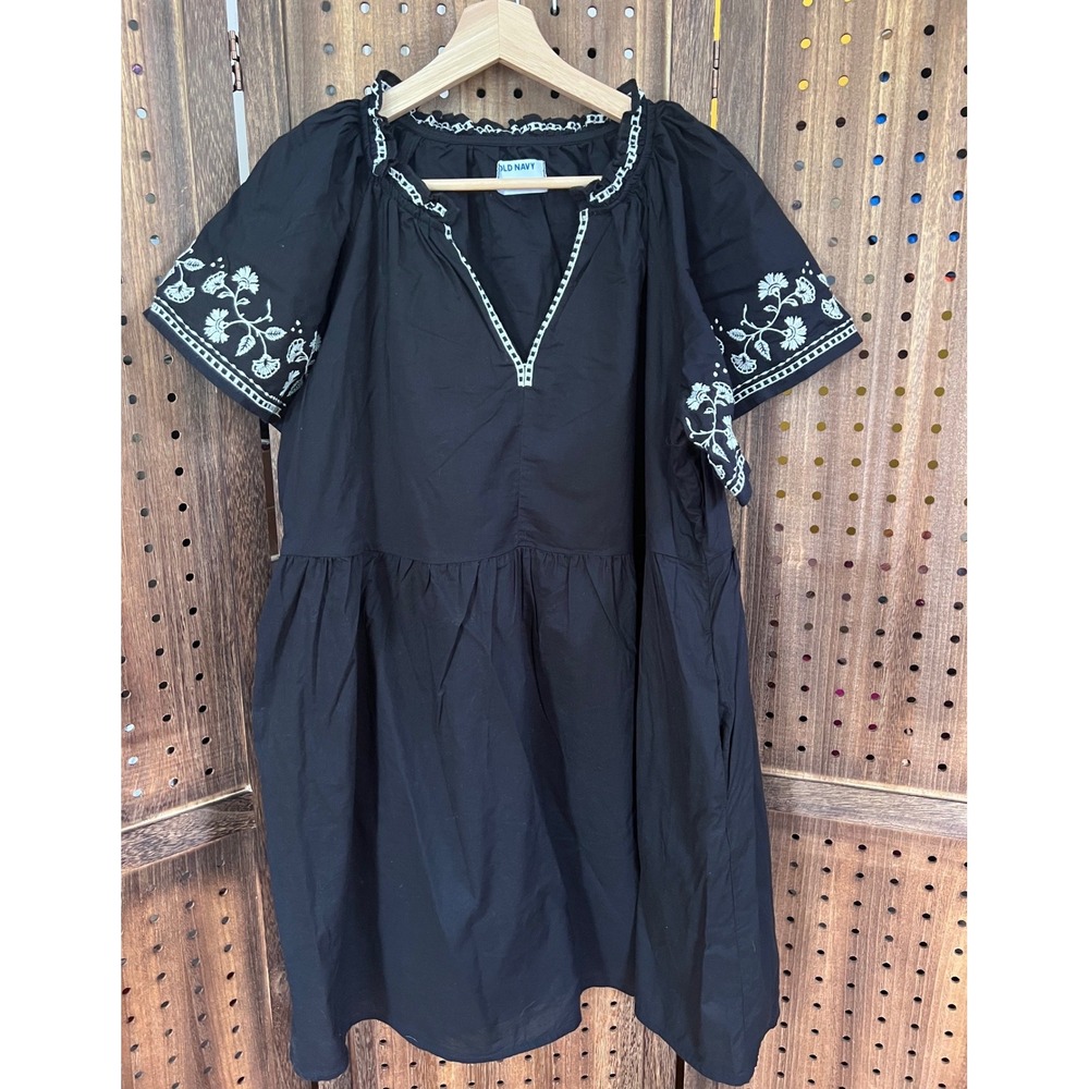 Old Navy Black and White Embroidered Flutter Sundress Women's large boho retro